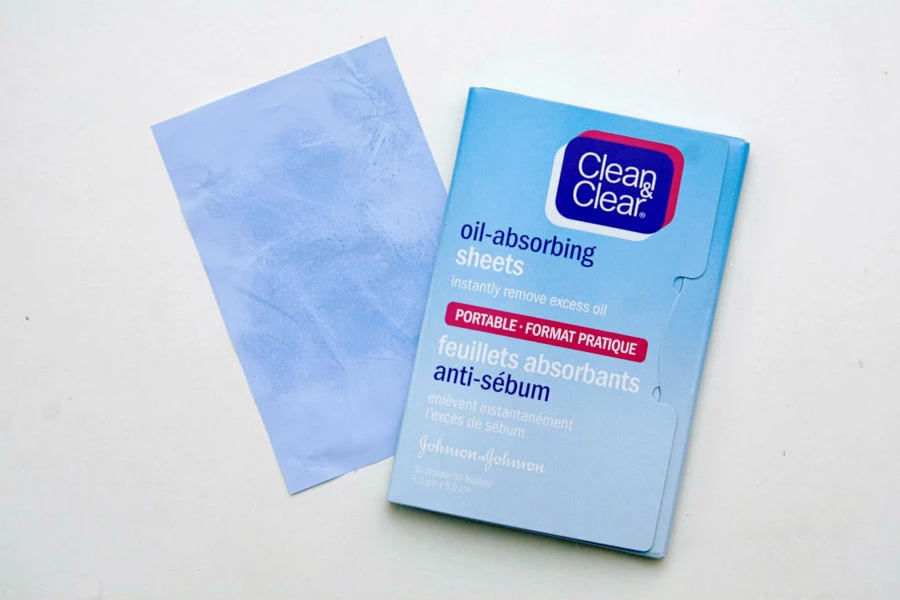 Clean & Clear Blotting Sheets Image